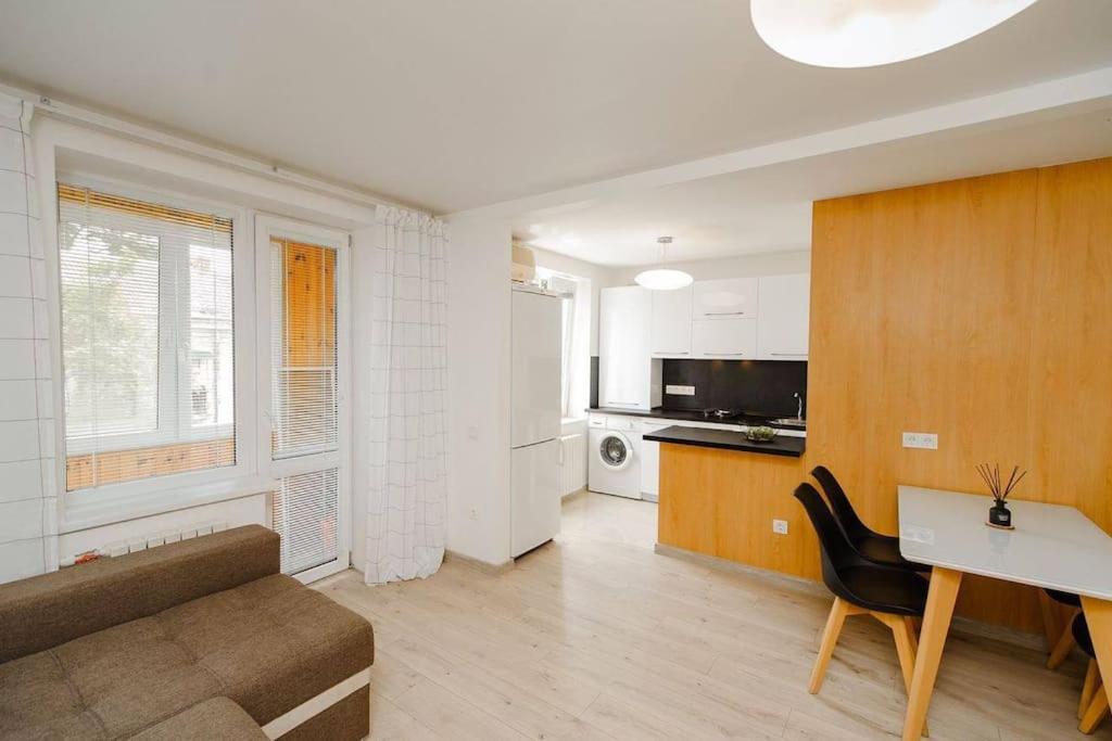 Very Stylish Apartament In Middle Of City. Chişinău Esterno foto