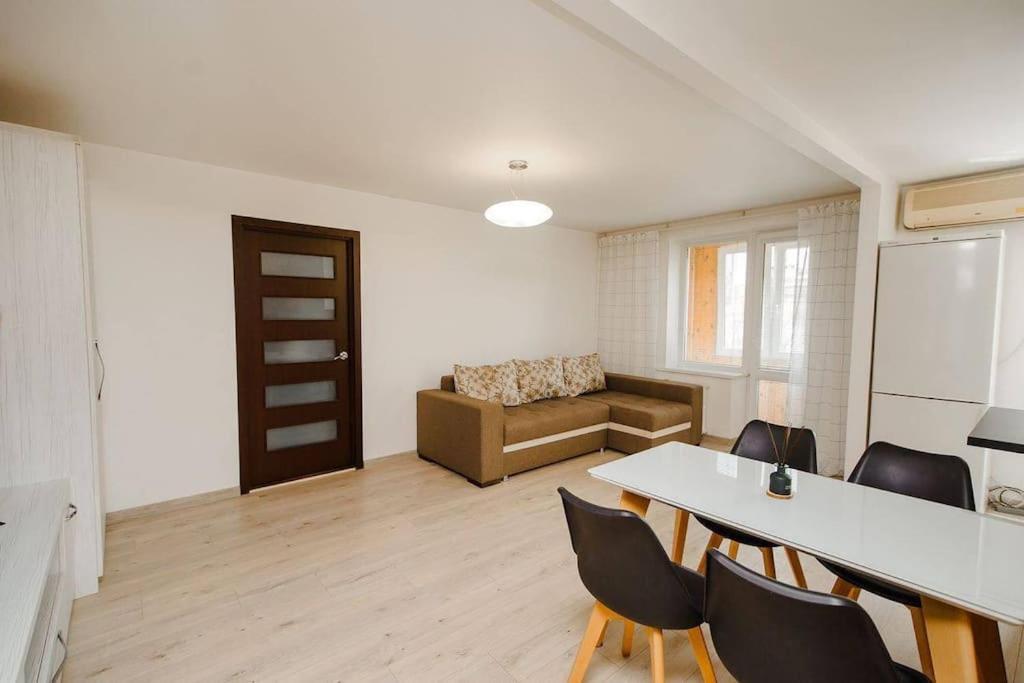 Very Stylish Apartament In Middle Of City. Chişinău Esterno foto