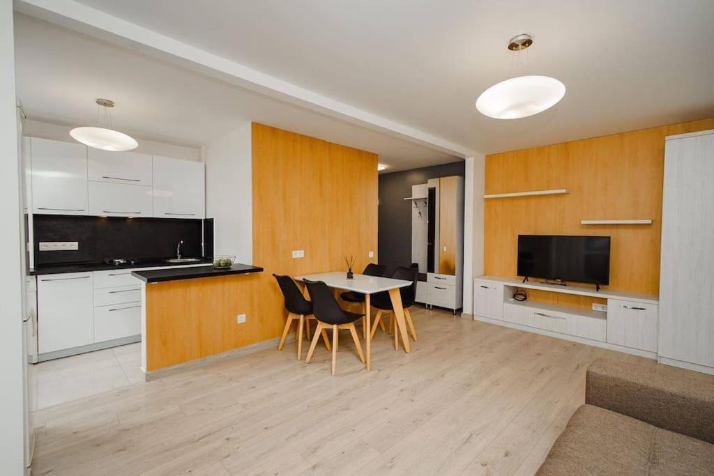 Very Stylish Apartament In Middle Of City. Chişinău Esterno foto